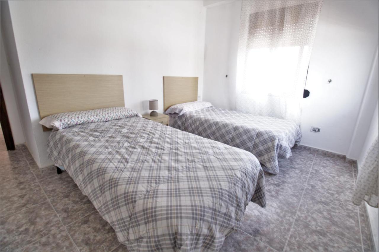 Сasa de vacaciones Chalet De 5 Y 3 Dividido En Planta Baja Y Primera Planta A Primera Linea De Playa Cullera