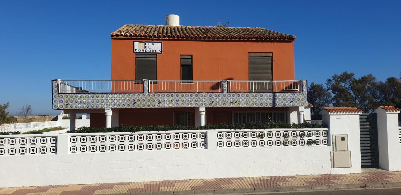 Chalet De 5 Y 3 Dividido En Planta Baja Y Primera Planta A Primera Linea De Playa * Cullera
