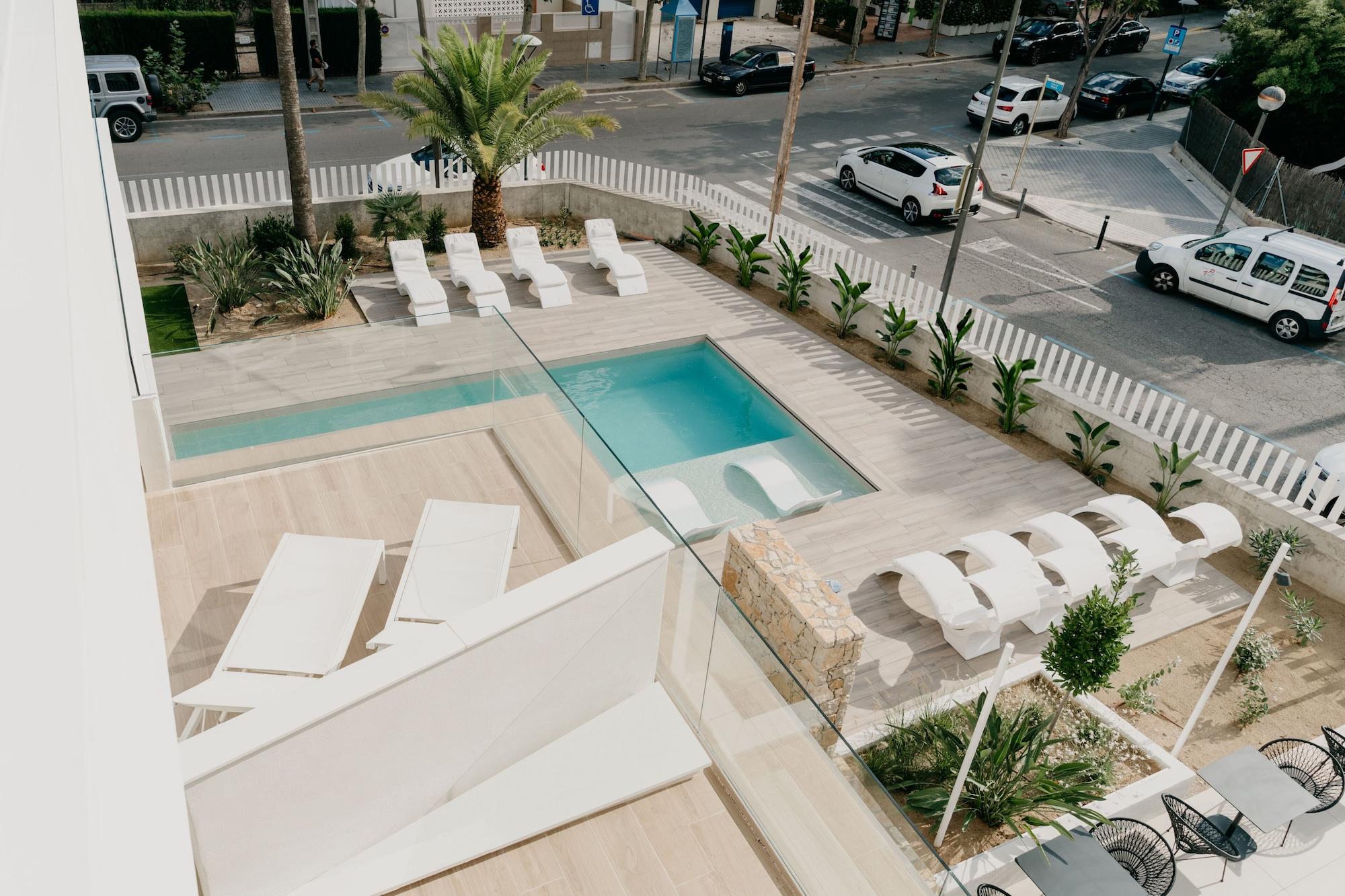 Monica Hotel