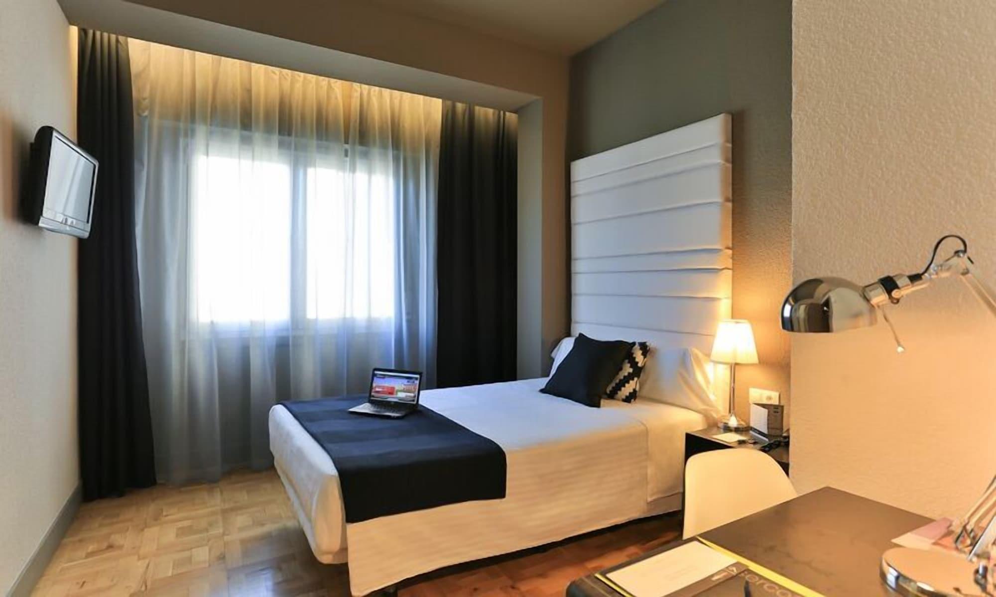 Hotel Habitus Leyre Pamplona
