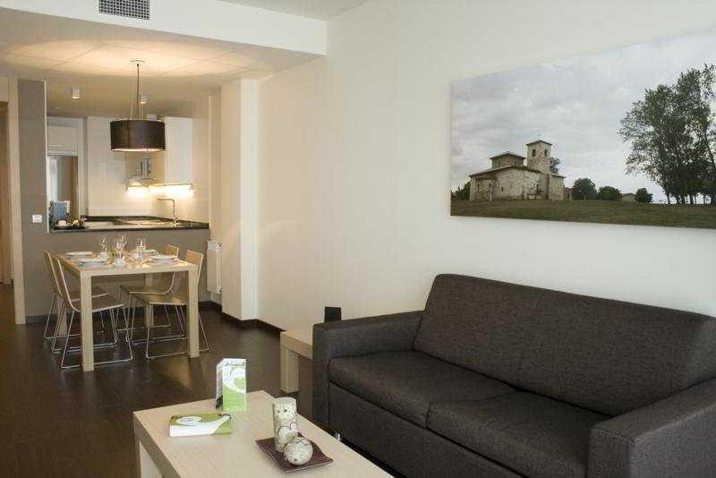 Aparthotel Jardines De Uleta 4*