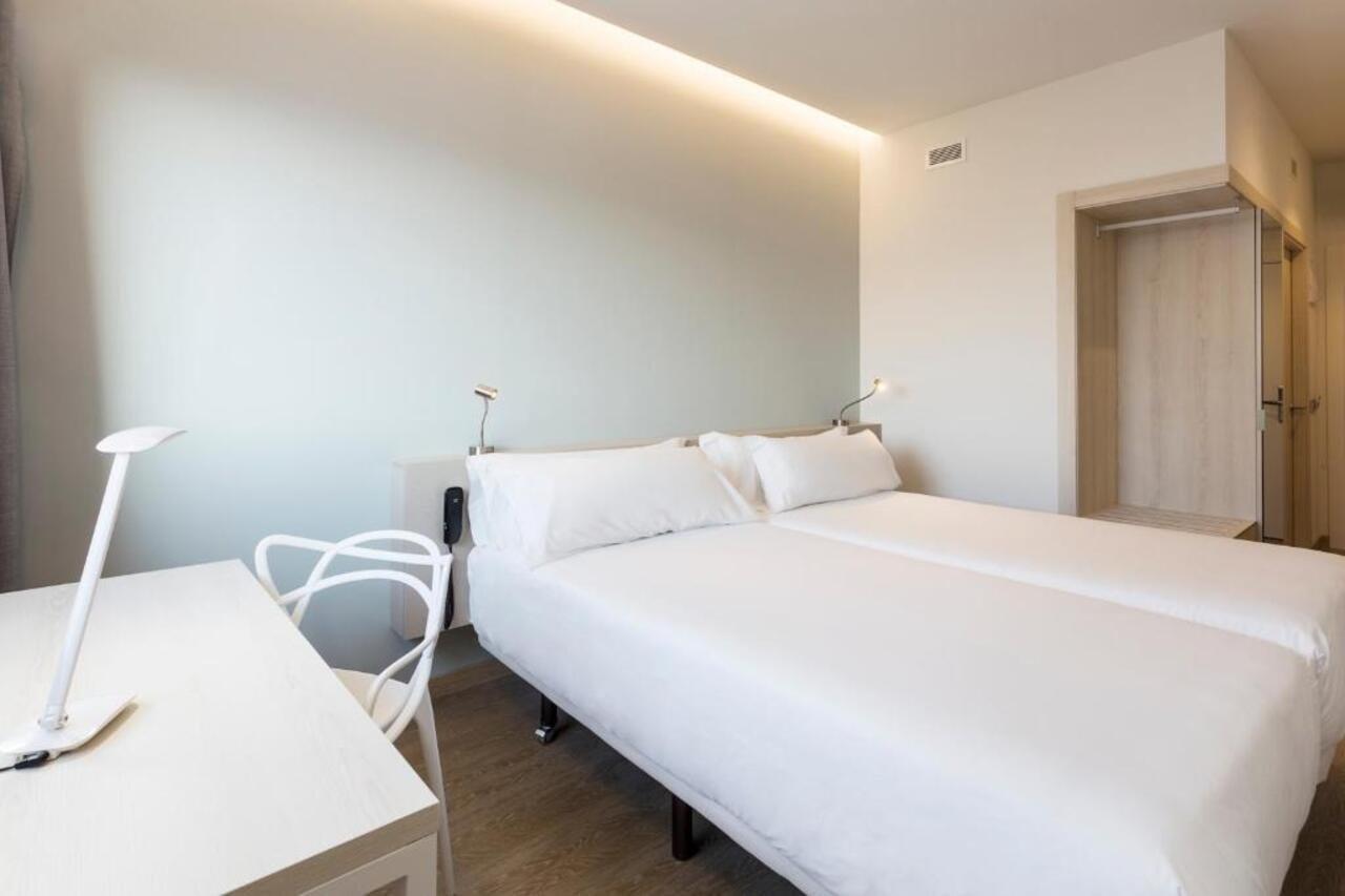 Barcelona Hotel 3*