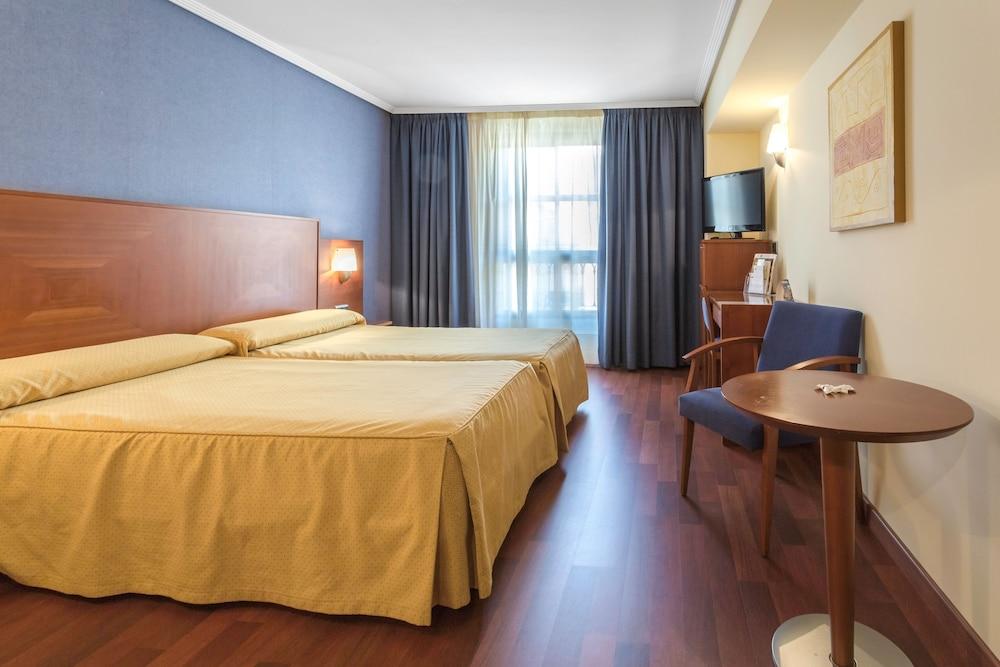 Hotel Nuevo Torreluz 4*