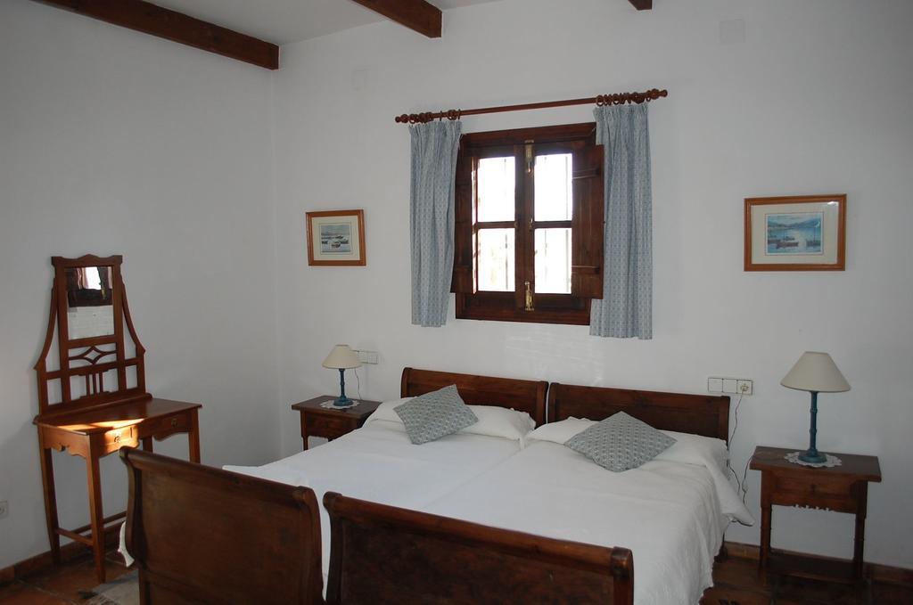 Hacienda Dos Olivos Country house *