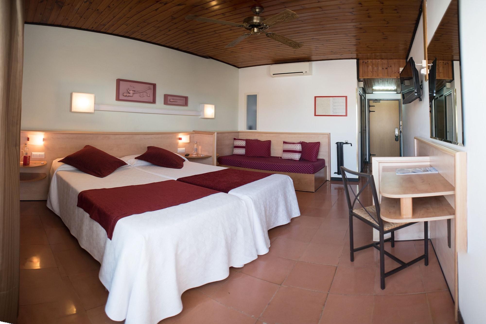 Xaine Park Hotel 4*