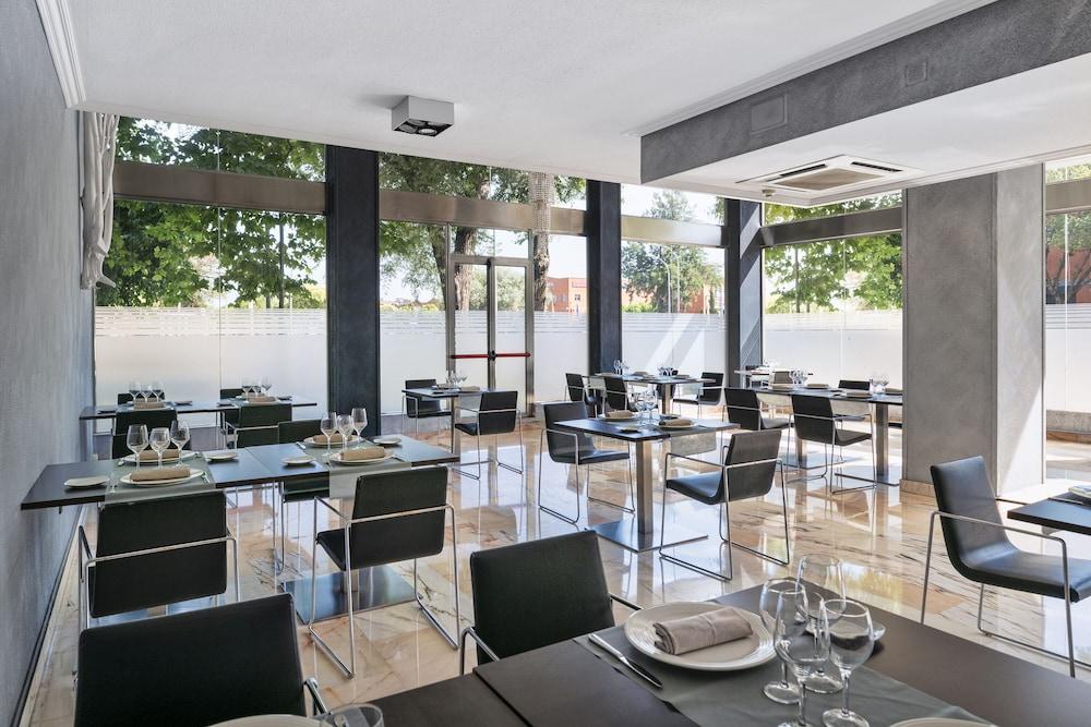 Hotel Salles Ciutat Del Prat Barcelona Airport 4*