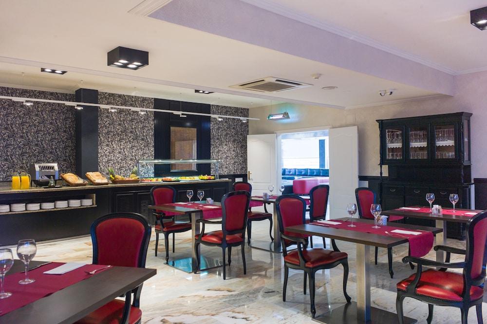 Hotel Salles Ciutat Del Prat Barcelona Airport 4*