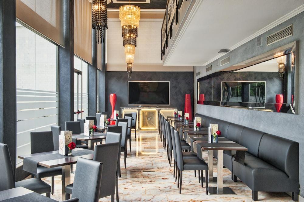 Salles Ciutat Del Prat Barcelona Airport Hotel 4*