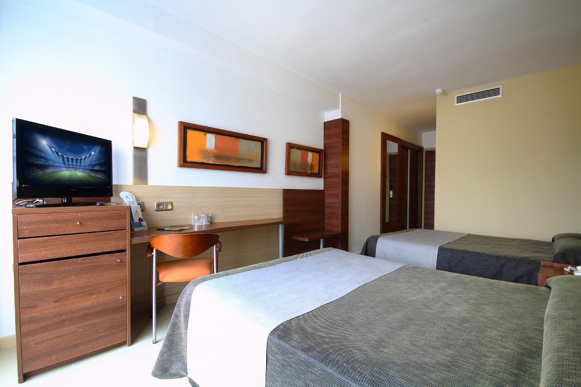 Aqua Aquamarina & Hotel 4*