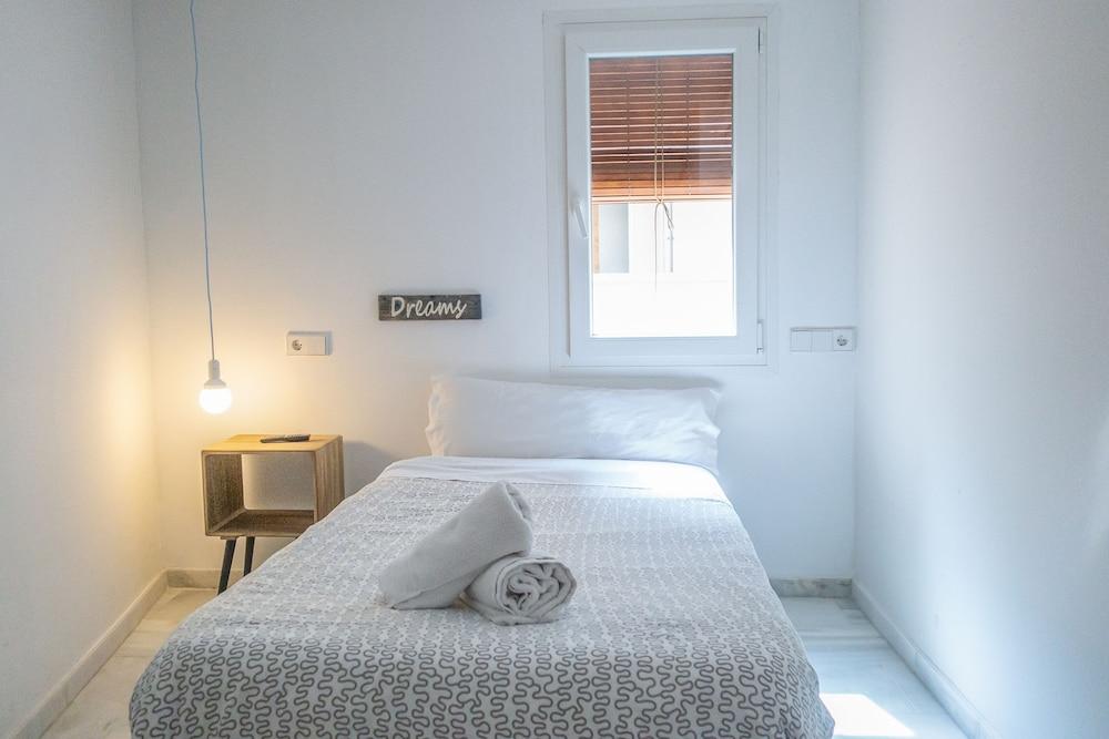 Hostal The Nomad Hostel&pension