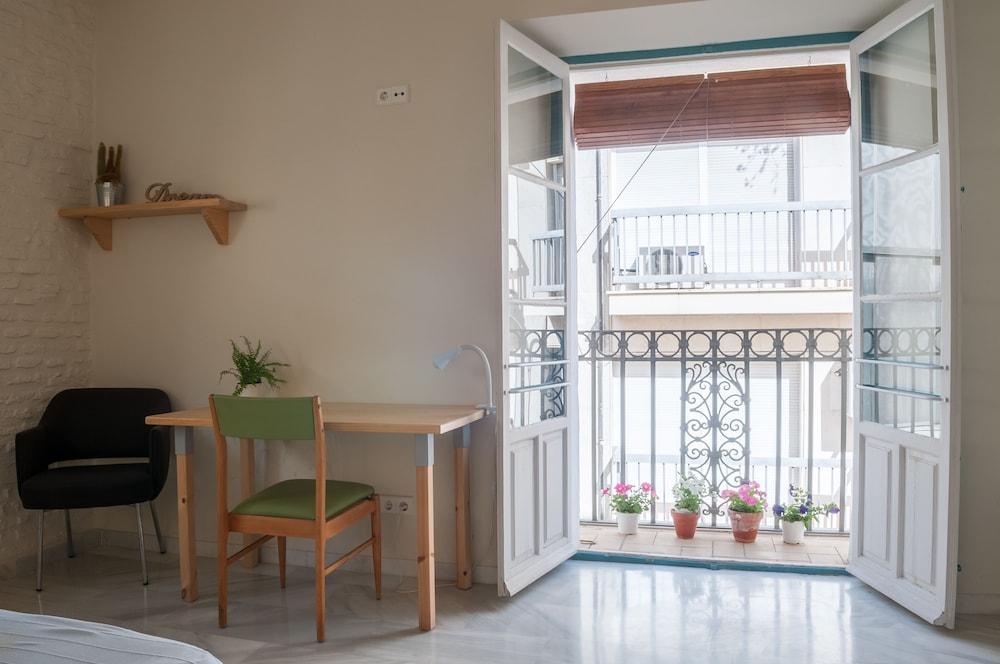 Hostal The Nomad Hostel&pension