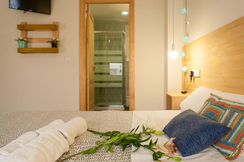 The Nomad Hostel&pension Hostal *