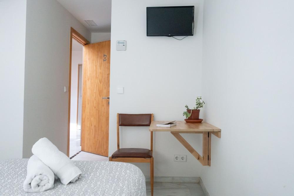 The Nomad Hostel&pension Hostal *