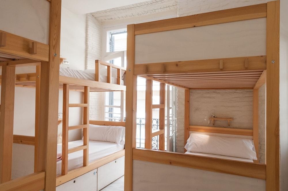 Hostal The Nomad Hostel&pension