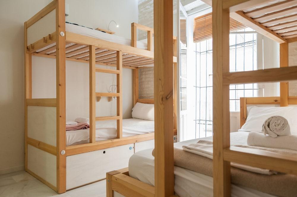 Hostal The Nomad Hostel&pension