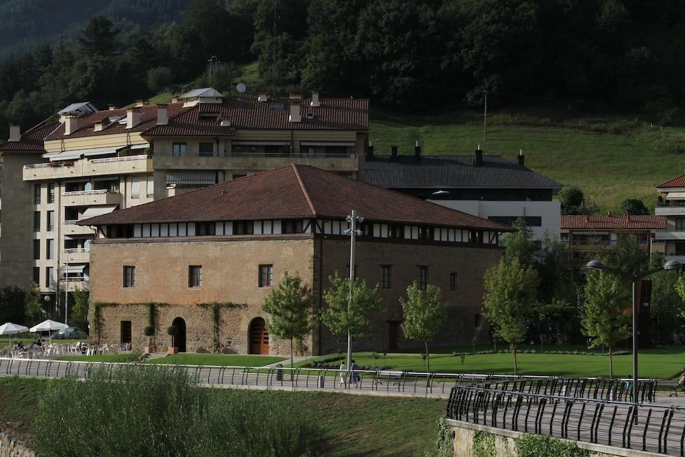 Hotel Dolarea Beasáin