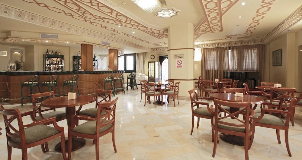 Hotel Abades Benacazón