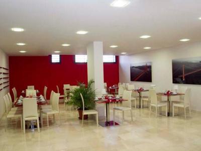 Hotel Yit Conquista De Granada 4*