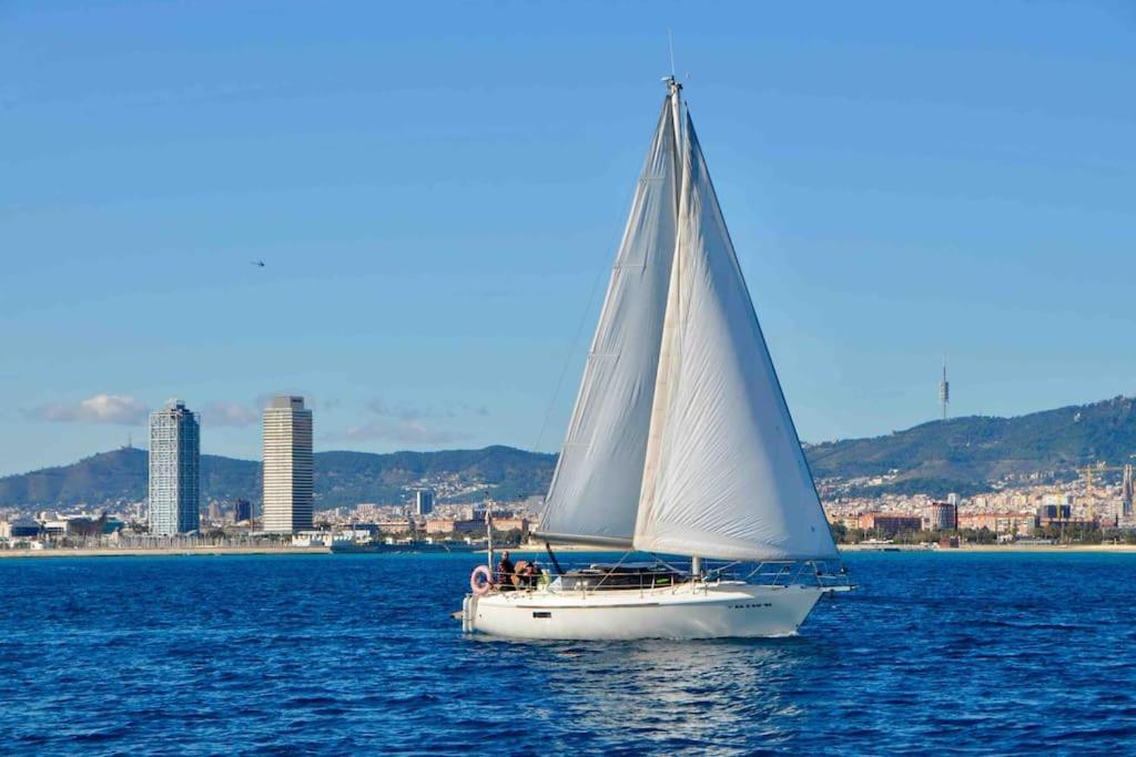 Cozy Boat In Barcelona & Ac & Wifi & Parking *