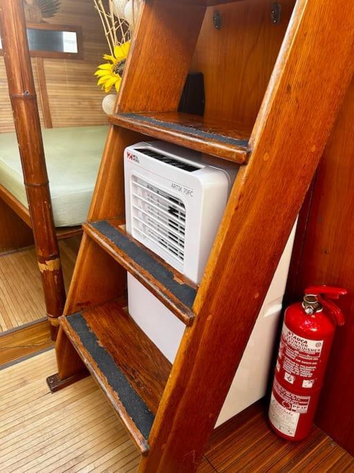 Hotel en barco Cozy Boat In Barcelona & Ac & Wifi & Parking