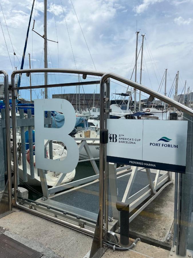 Cozy Boat In Barcelona & Ac & Wifi & Parking Hotel en barco Sant Adrià de Besòs