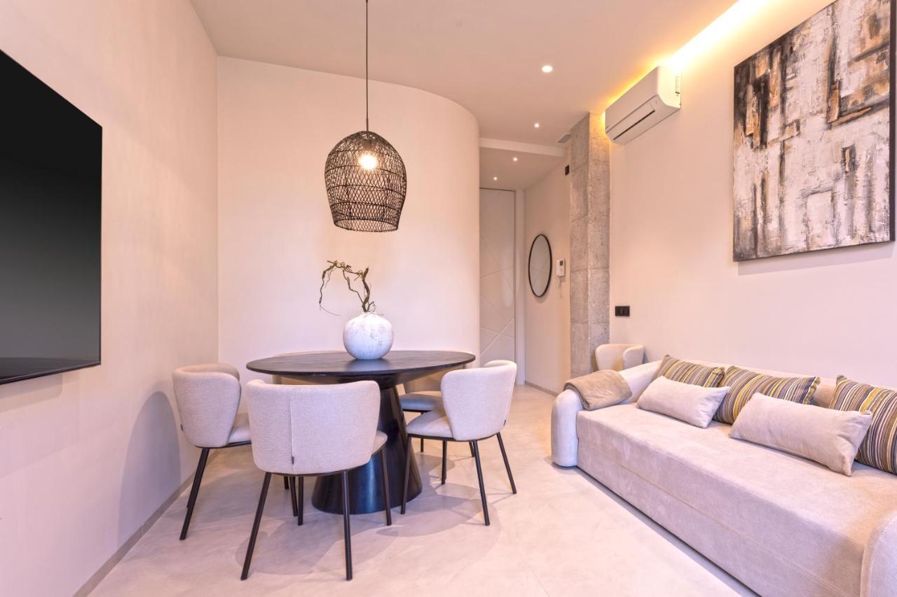 Magnificent Renovated 2bd 2bth Duplex With Backyard - Centre Apartamento *
