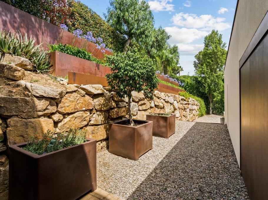 Design Sea Views And Lap Pool *
