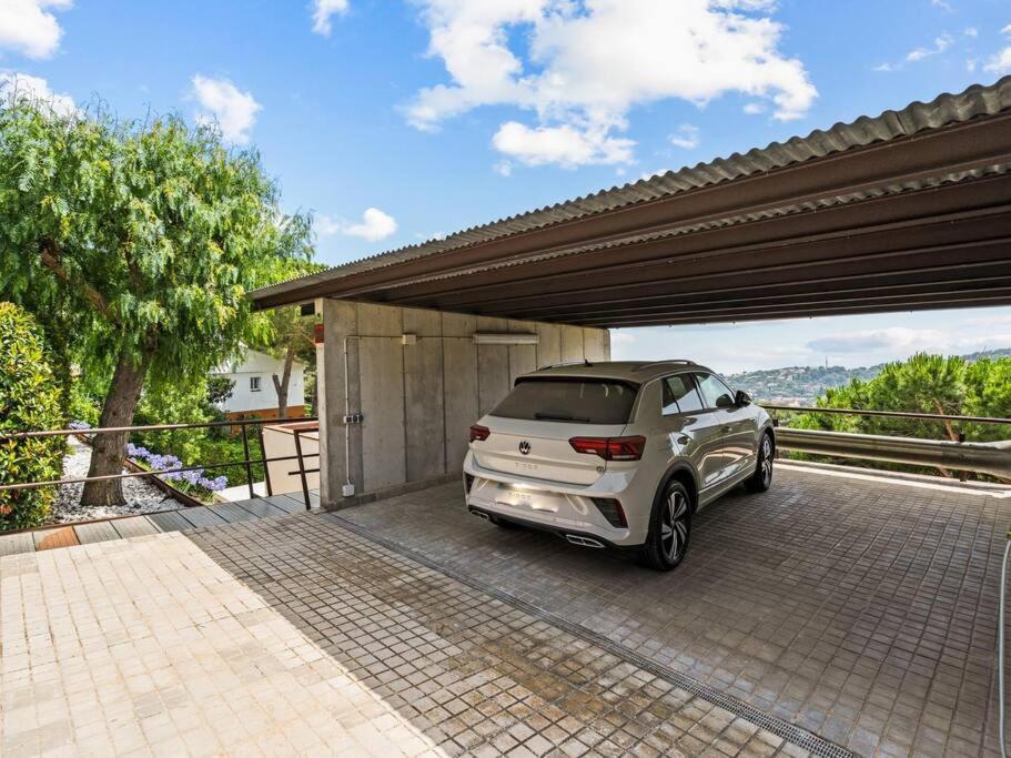 Design Sea Views And Lap Pool Villa