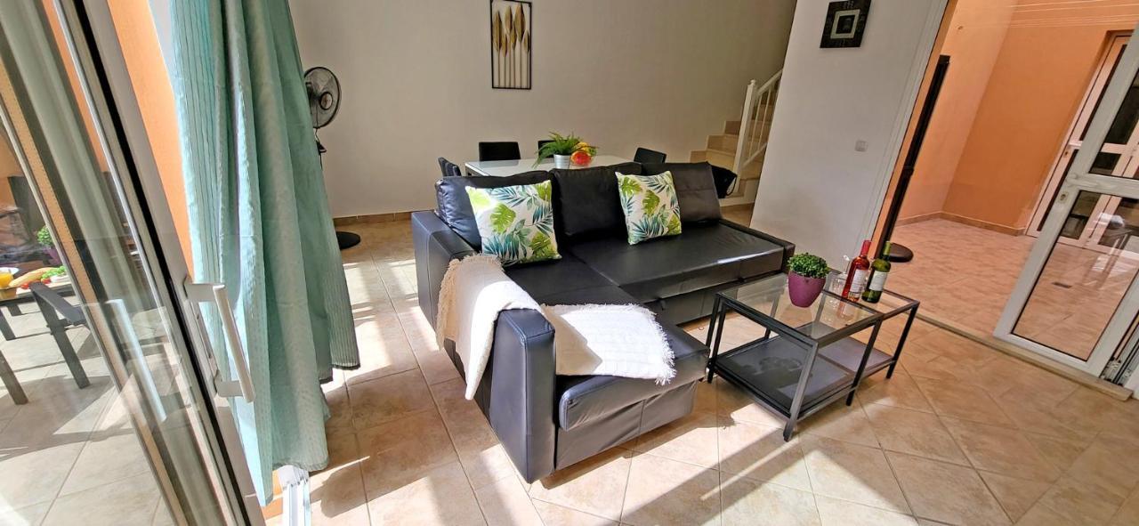 Sun & Ocean In Holiday home