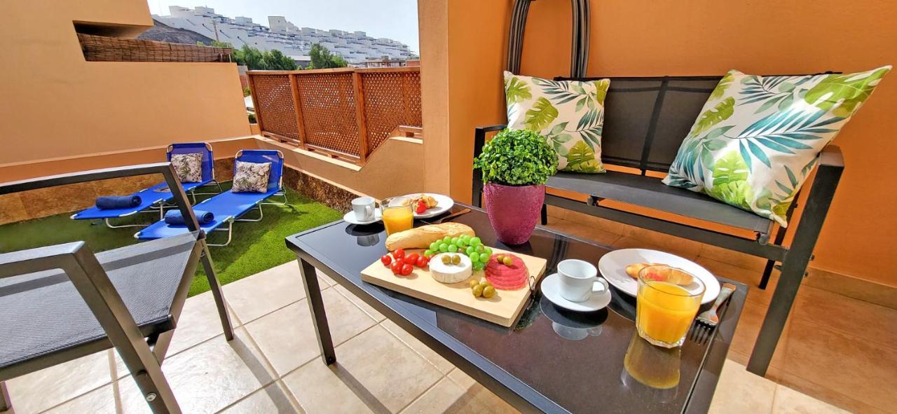 Sun & Ocean In Holiday home *