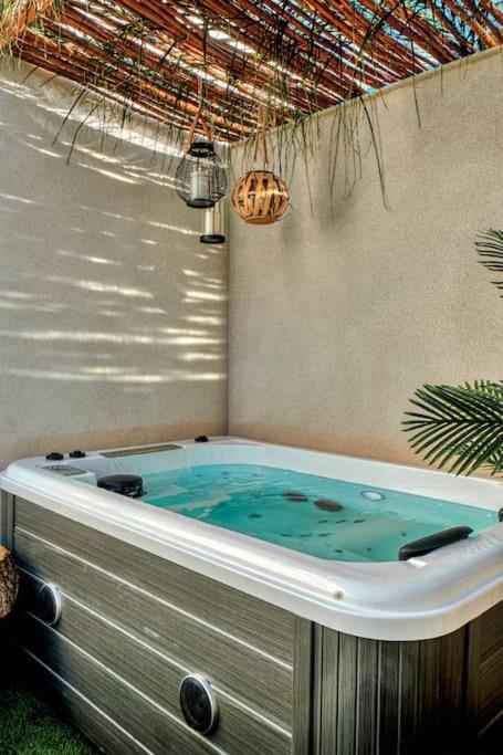 Con Jacuzzi En La Montana. *