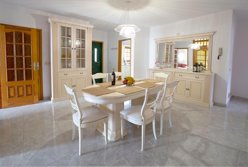 Villa Teram Alajero