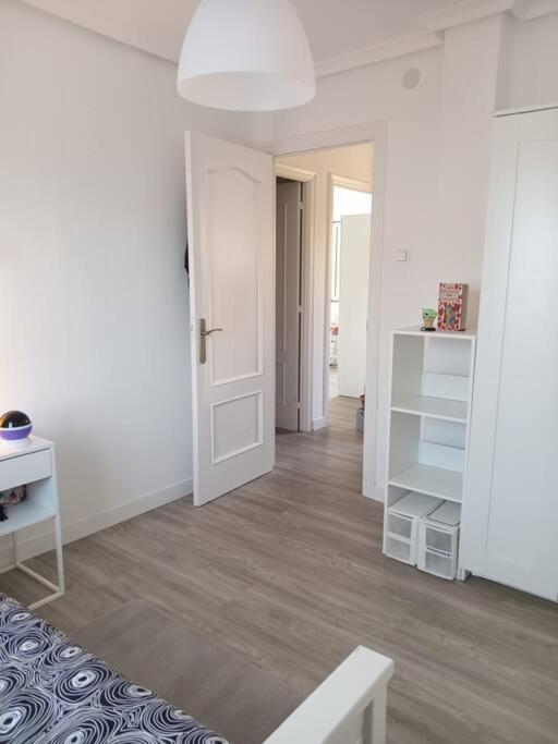 Preciosa Casa Bi-familiar Al Lado De Donosti. *