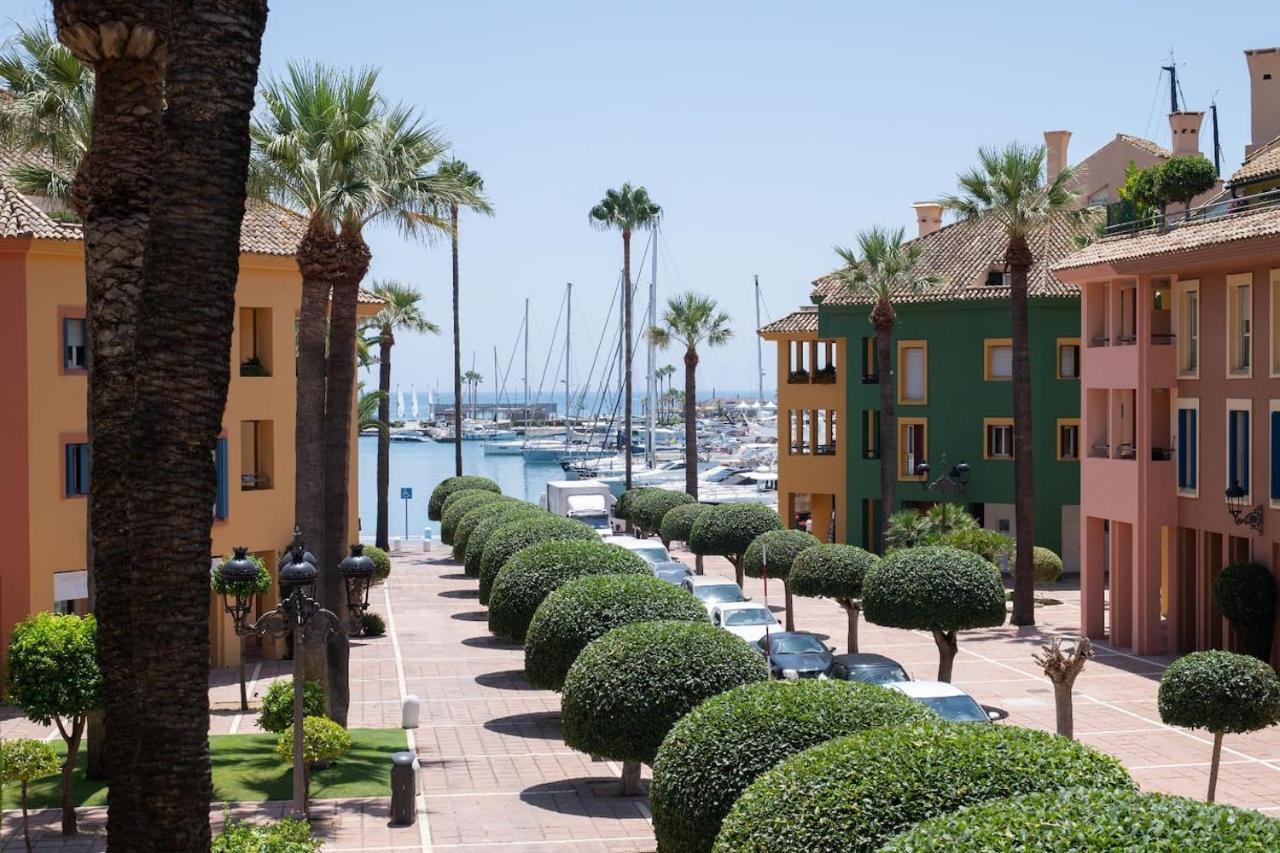 Puerto Con Vistas Al Mar *