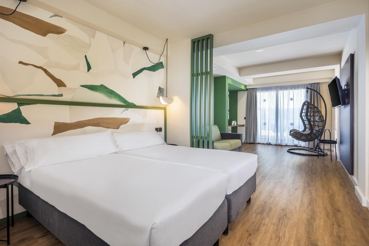 Hotel Occidental Roca Negra 4*