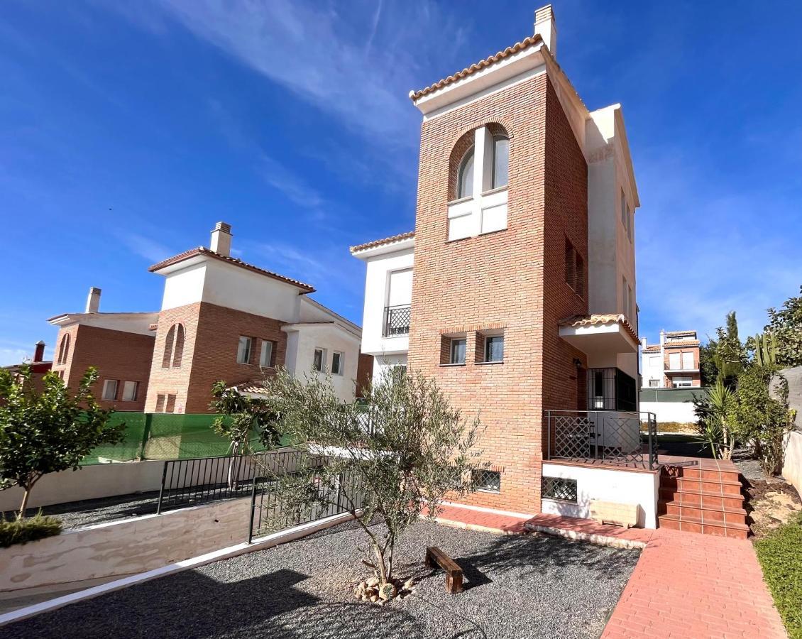 Casa , Dilar, Granada Con Jardin Y Piscina * Dílar
