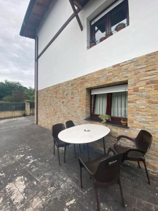 Apartado Y Cerca De Todo * Cotorrio