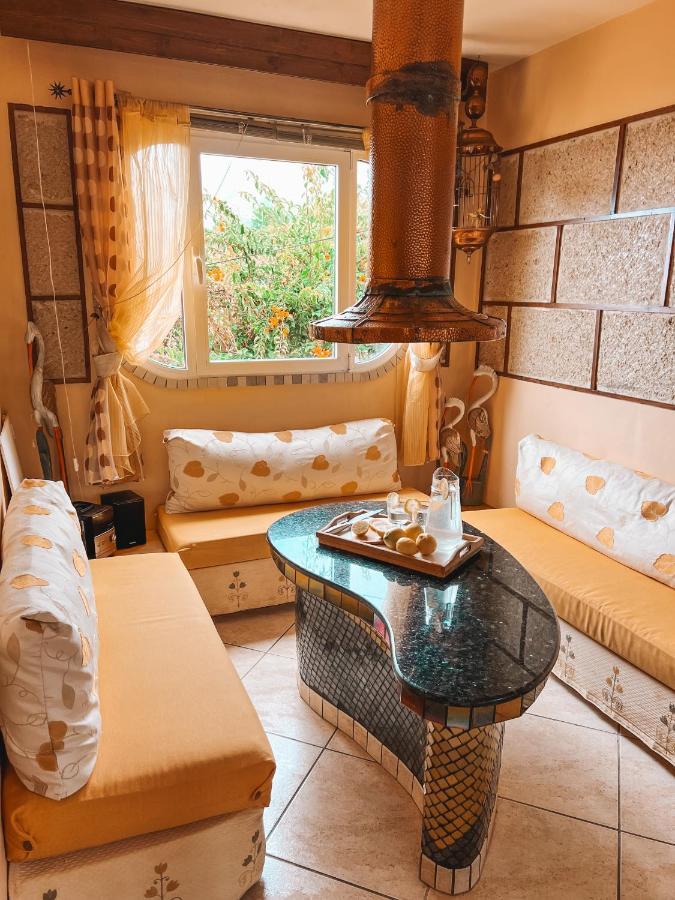 With Huge Deck Nestled In Marvelous Gardens - Nidos Apartamento *