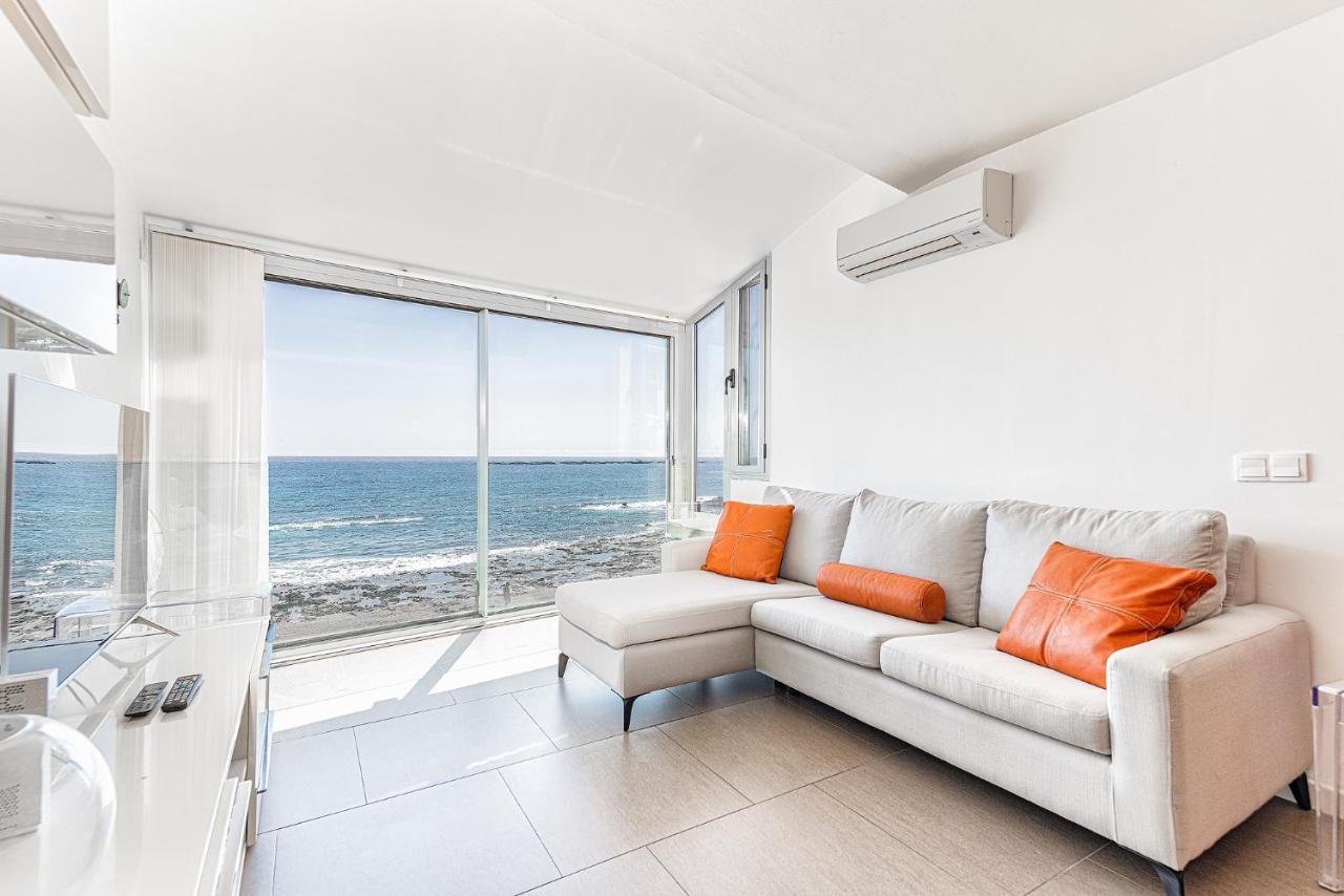 Luxury First Line Apartment. Apartamento Salinetas