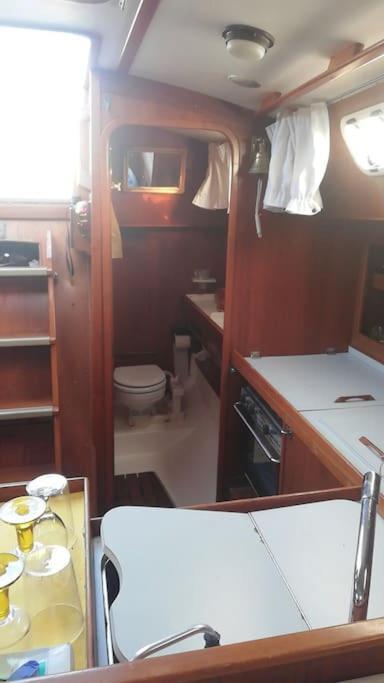 Boat-apartamento Flotante Cadiz.. La Juanita Arroyo Botel *