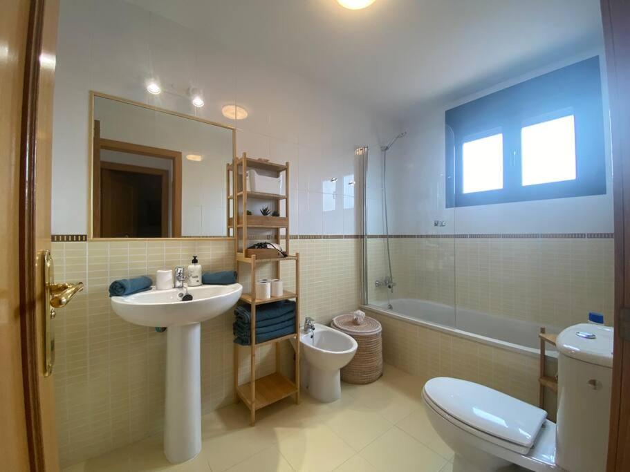 Apartment Ocean Home - No Stress Holidays *