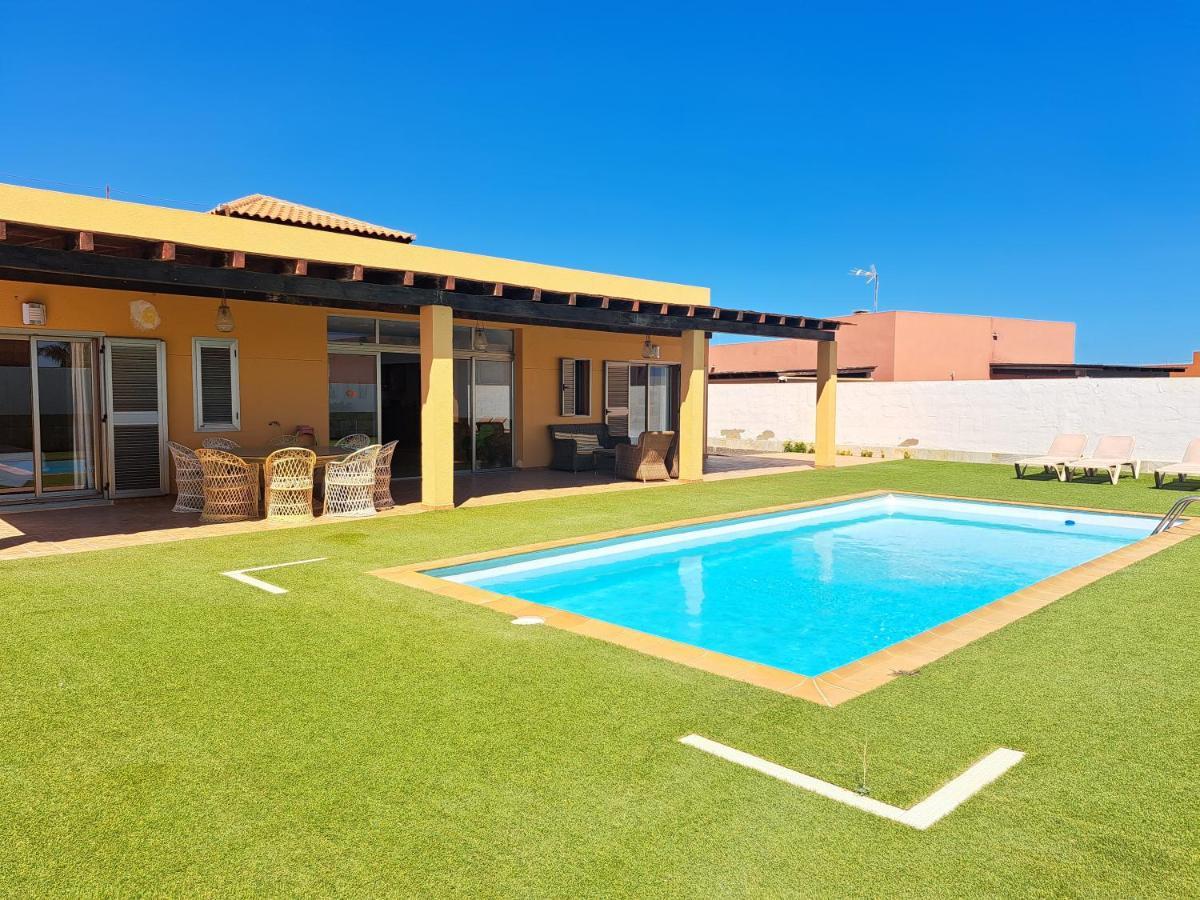 Villa Paradise *