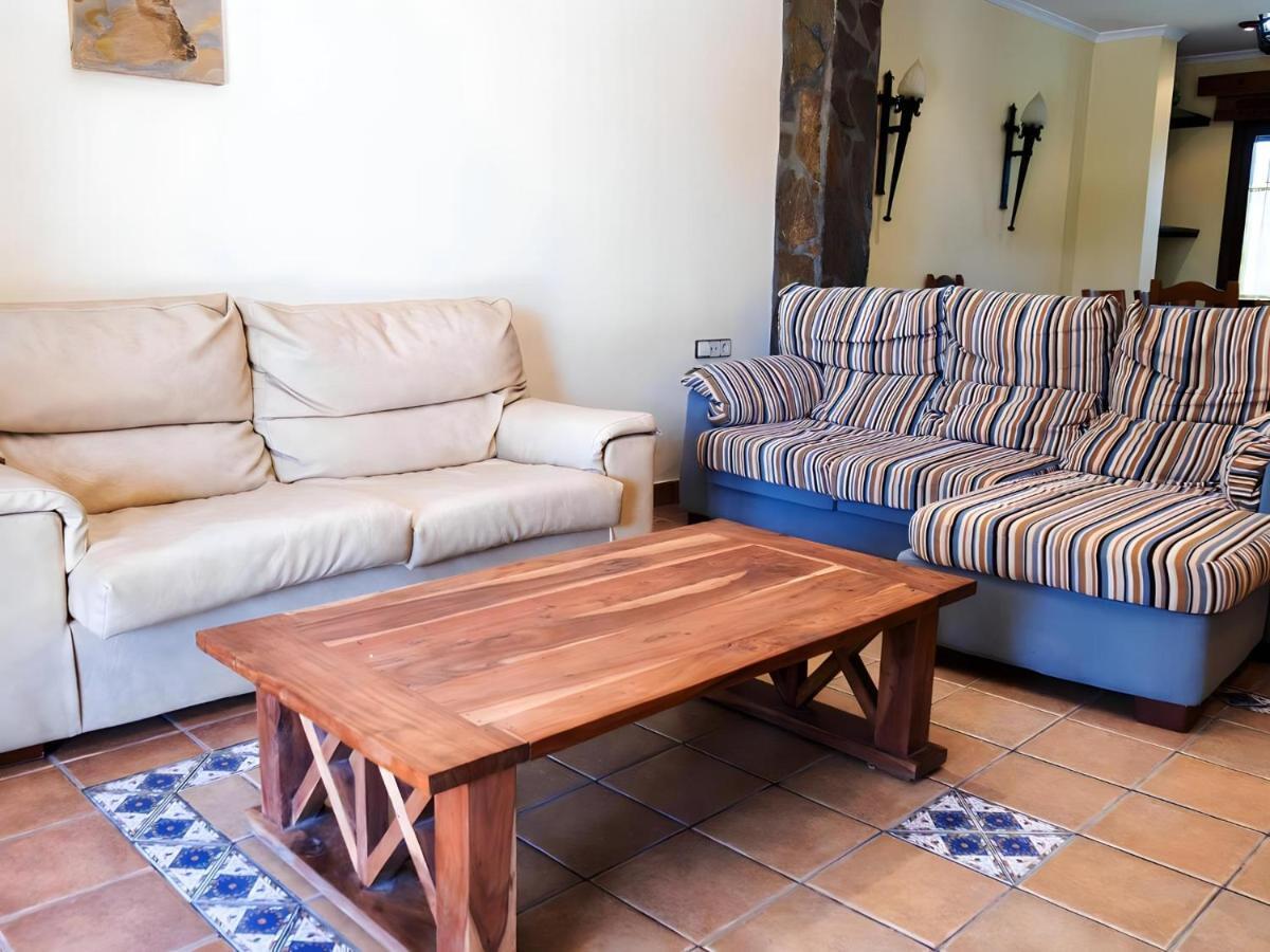 Con Piscina Privada Solo Familias Y Parejas *