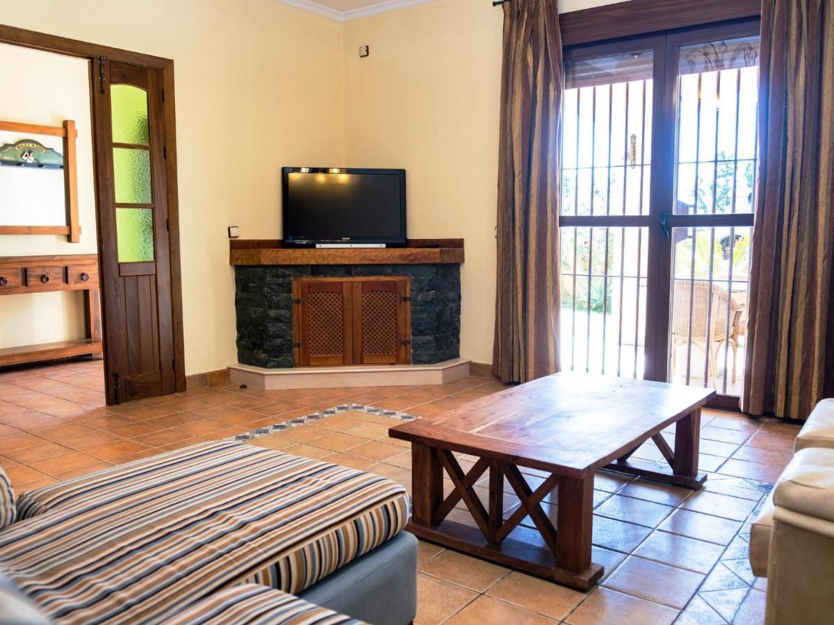 Con Piscina Privada Solo Familias Y Parejas *