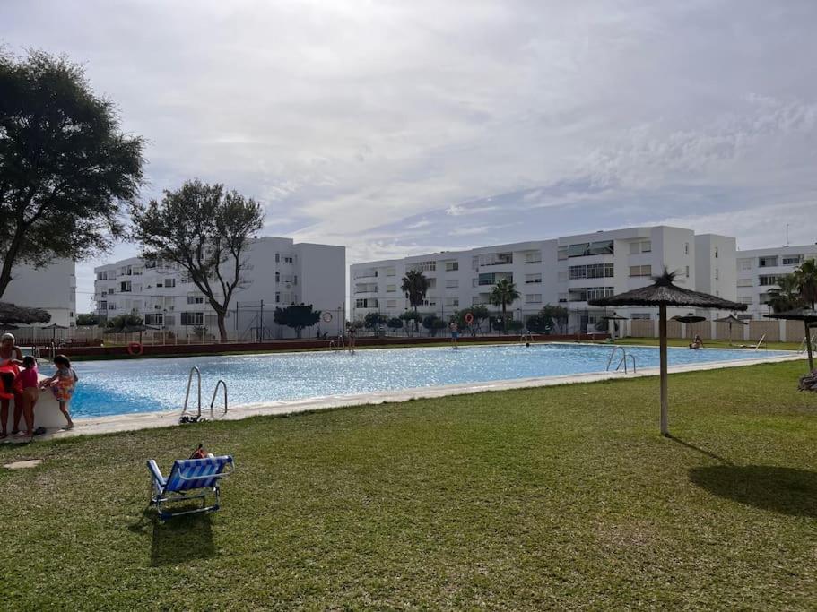 Apto. En La Playa Del Parque Natural Turunos Apartment El Puerto de Santa Maria