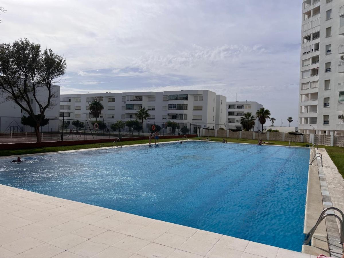 Apto. En La Playa Del Parque Natural Turunos Apartment