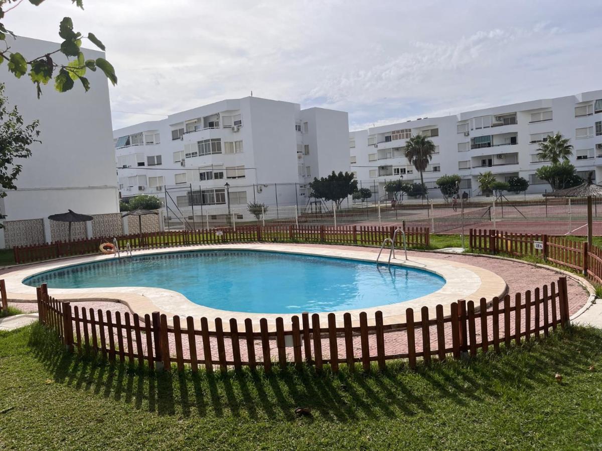 Apto. En La Playa Del Parque Natural Turunos Apartment