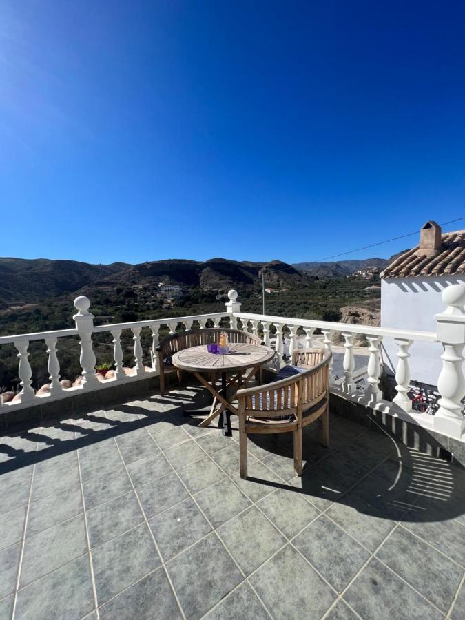 Rojo - An With Shared Pool & Hot Tub With Stunning Views In Apartamento