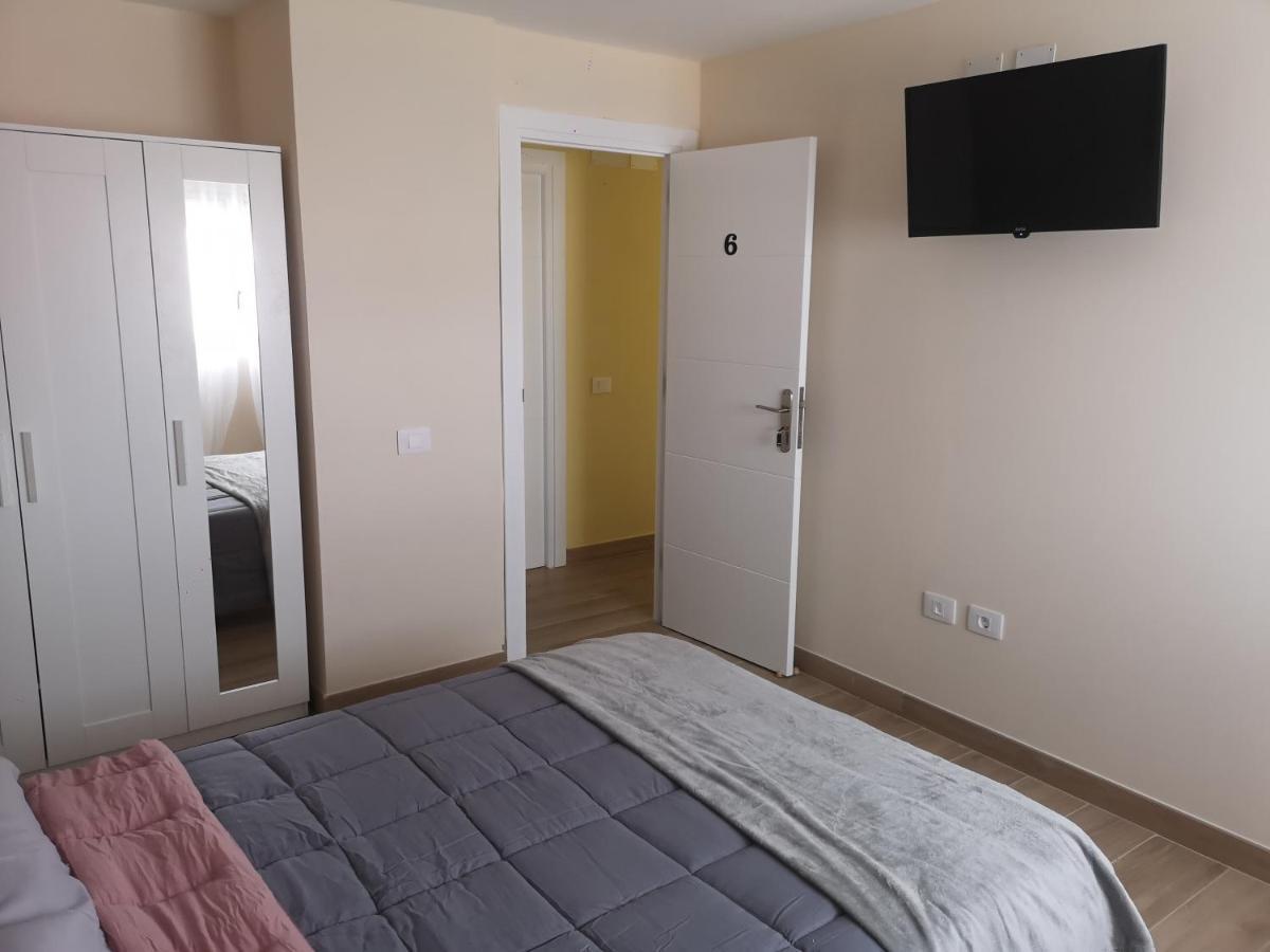 Guest house Mari: Area Private With Shared Baths