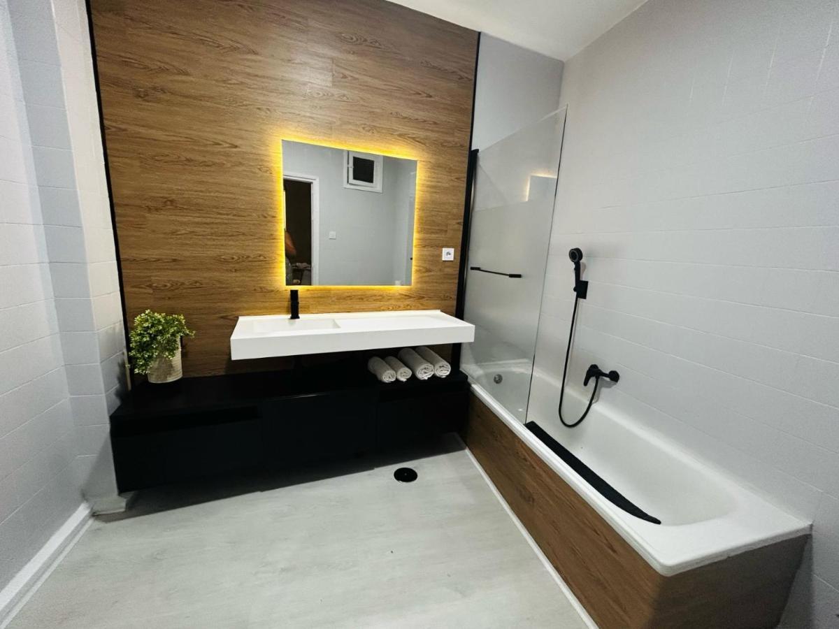 Apartment Plaza